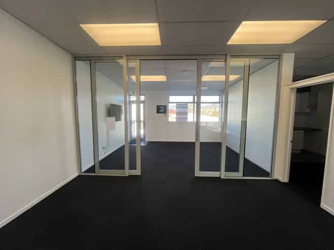 Well priced modern office in Addington