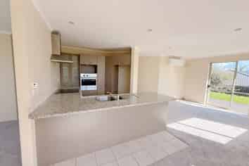 866A East Coast Road, Browns Bay