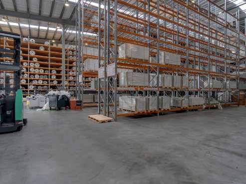 Quality high stud warehousing
