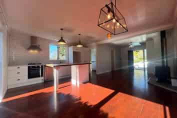 75A George Crescent, Buckland