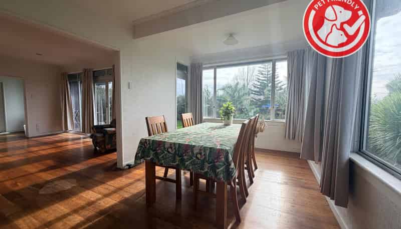 63 South Road, Blagdon