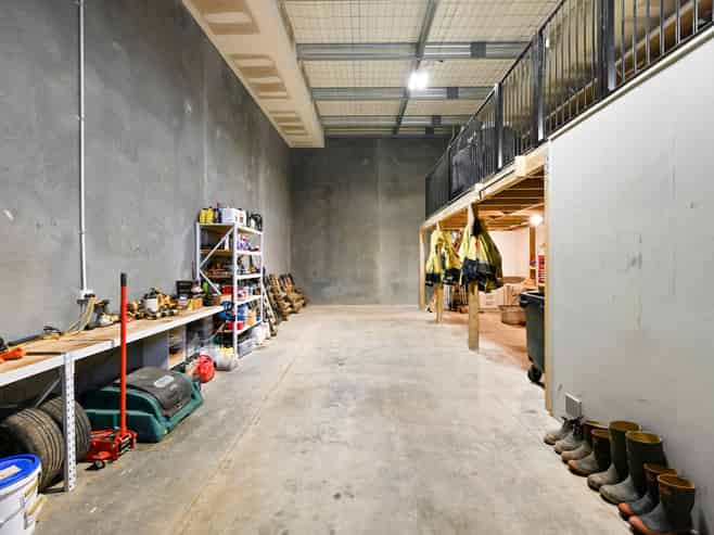 Warehouse with Office in Prime Te Rapa Location