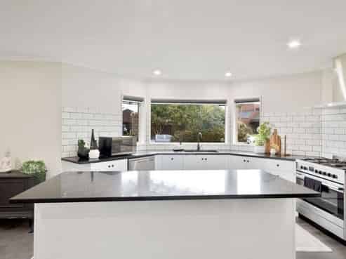 4 Longwood Place, Harrowfield