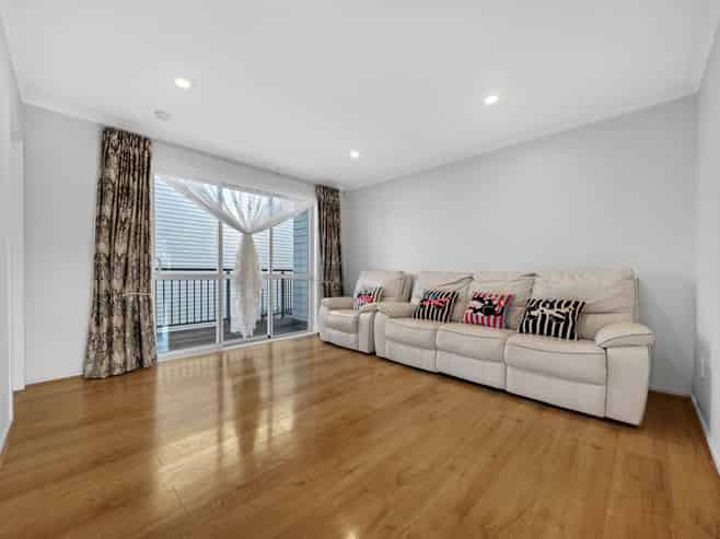 12 Panakenake Way, Flat Bush