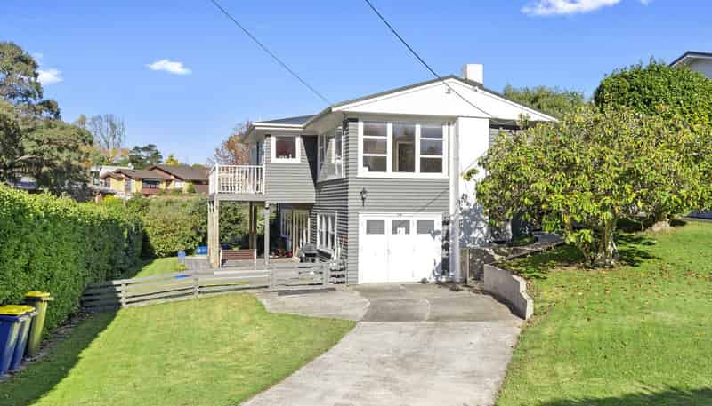 128 Tiroroa Avenue, Te Atatu South