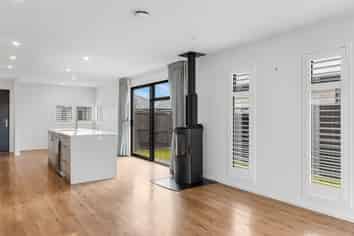 13 John Raven Lane, Woodend
