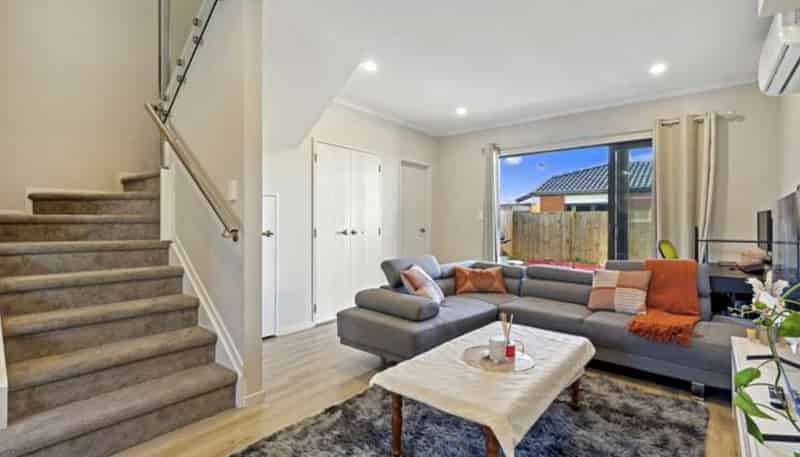 E/10 Roberts Road, Te Atatu South
