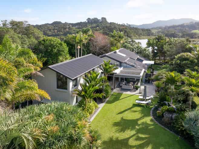 11 Riverside Drive, Point Wells