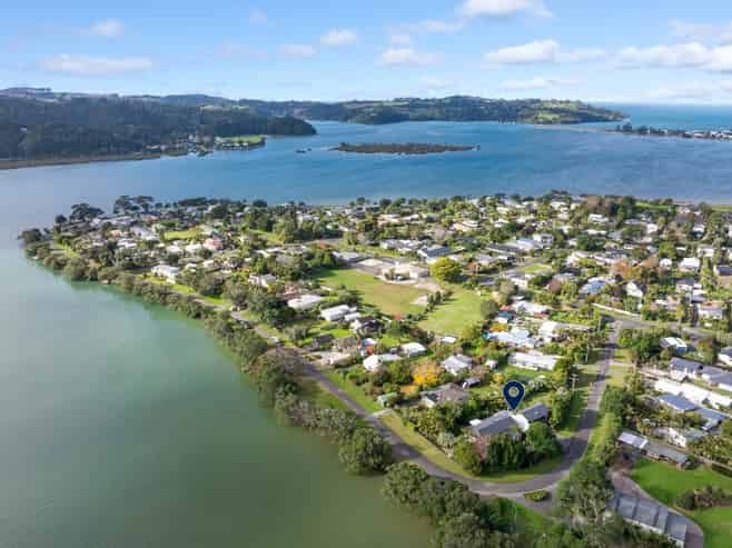 11 Riverside Drive, Point Wells