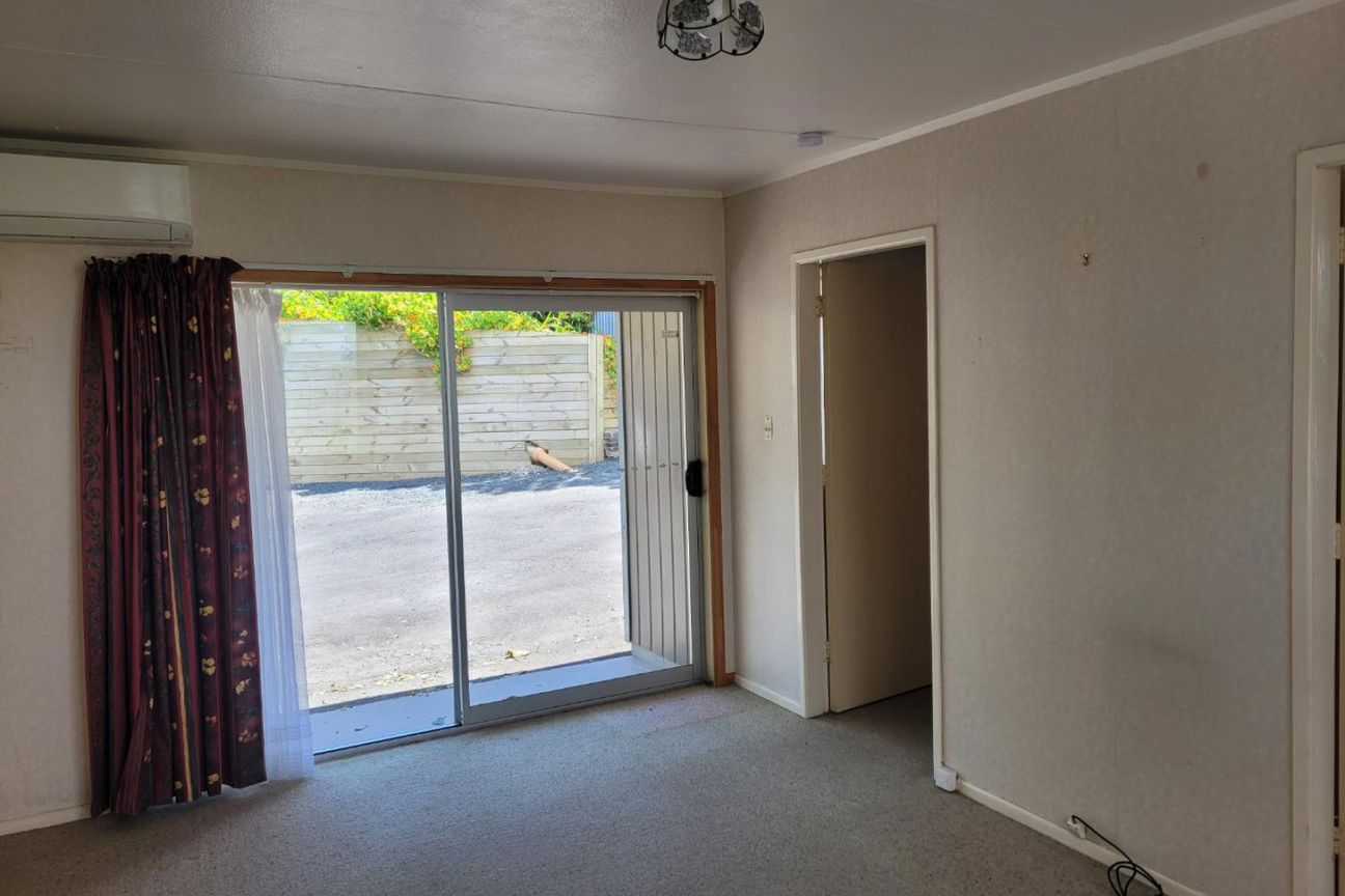 A tidy two bedroom unit - Vista 6