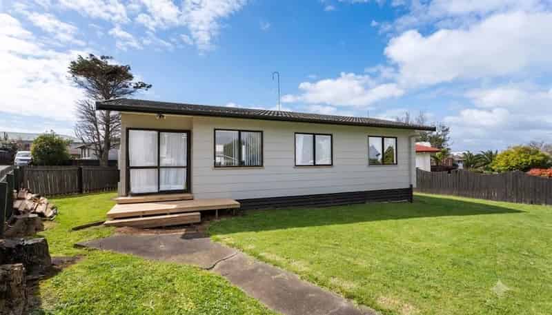2/114 Finlayson Avenue, Clendon Park