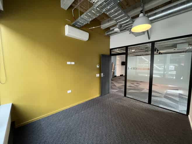 Bright office in the heart of the SALT district