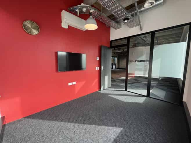 Bright office in the heart of the SALT district