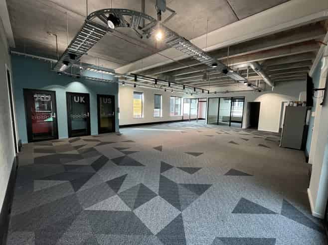 Bright office in the heart of the SALT district