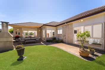 13 Red Oak Place , Albany