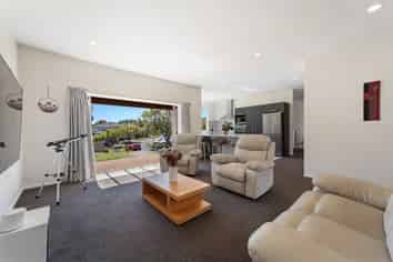 13 Red Oak Place , Albany