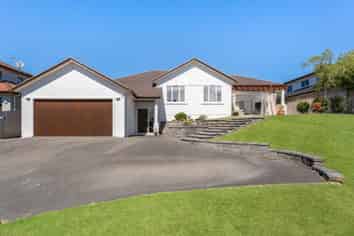 13 Red Oak Place , Albany