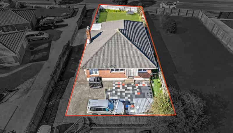 305 Massey Road, Mangere East