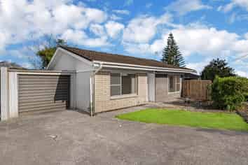2/84B Great South Road, Manurewa