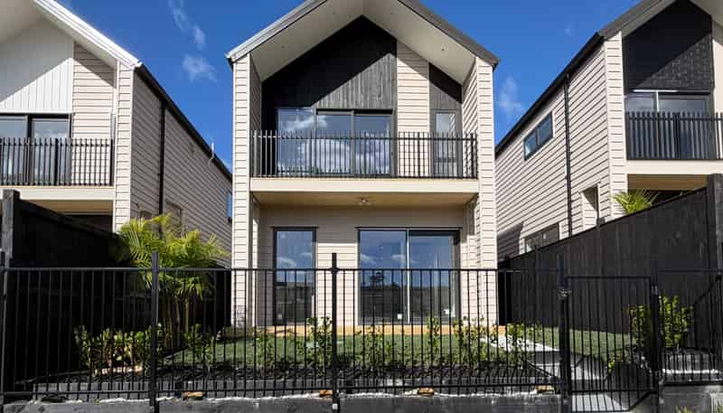 329 Te Taruna Drive, Milldale