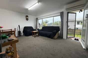 2/270 East Coast Road, Forrest Hill