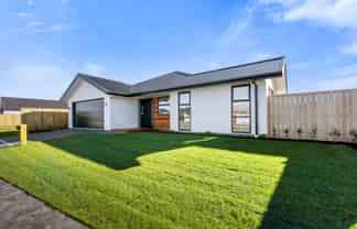 50 Falcons View Drive, ROLLESTON
