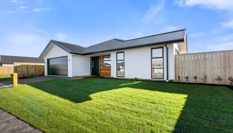 50 Falcons View Drive, ROLLESTON