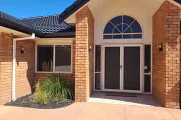30 The Esplanade, Huntington