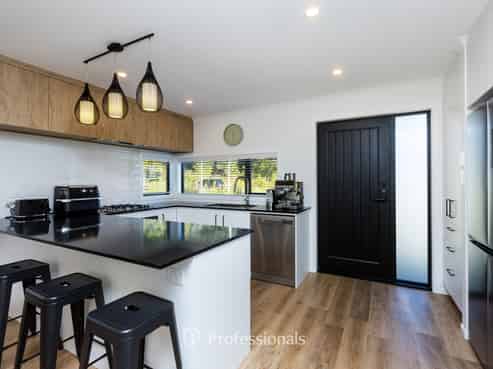 17 Dovey Katene Horvath Street, Wallaceville
