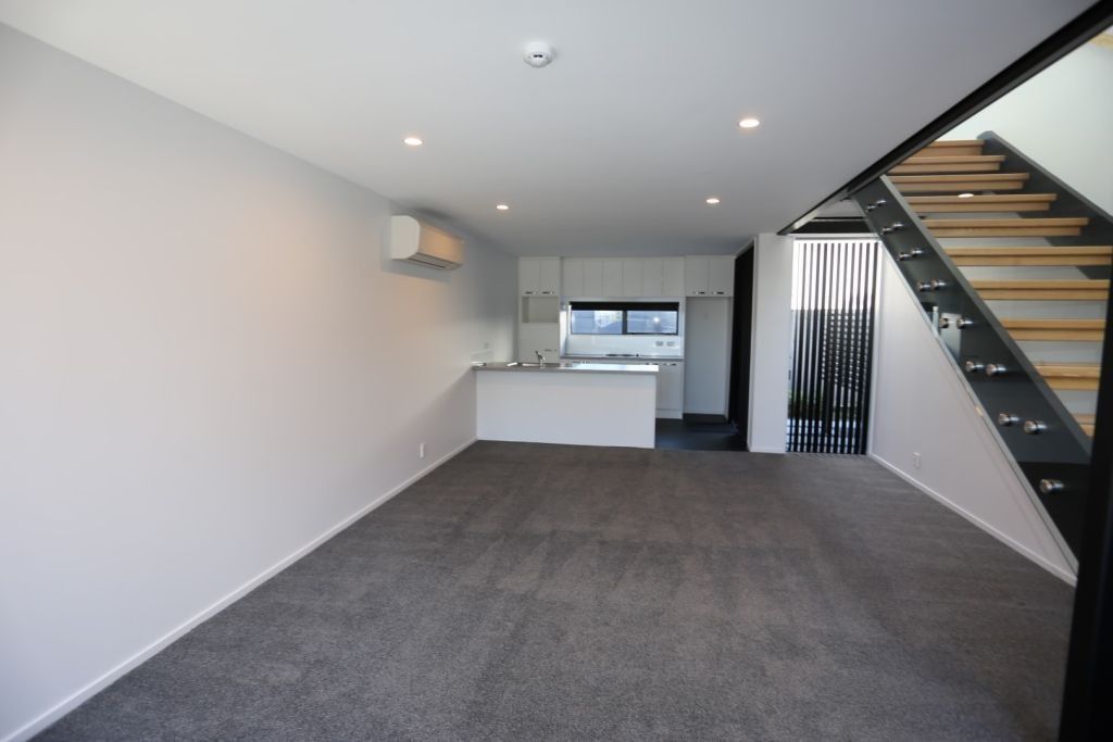 Modern Two Bedroom Townhouse - Central City - Vista 5