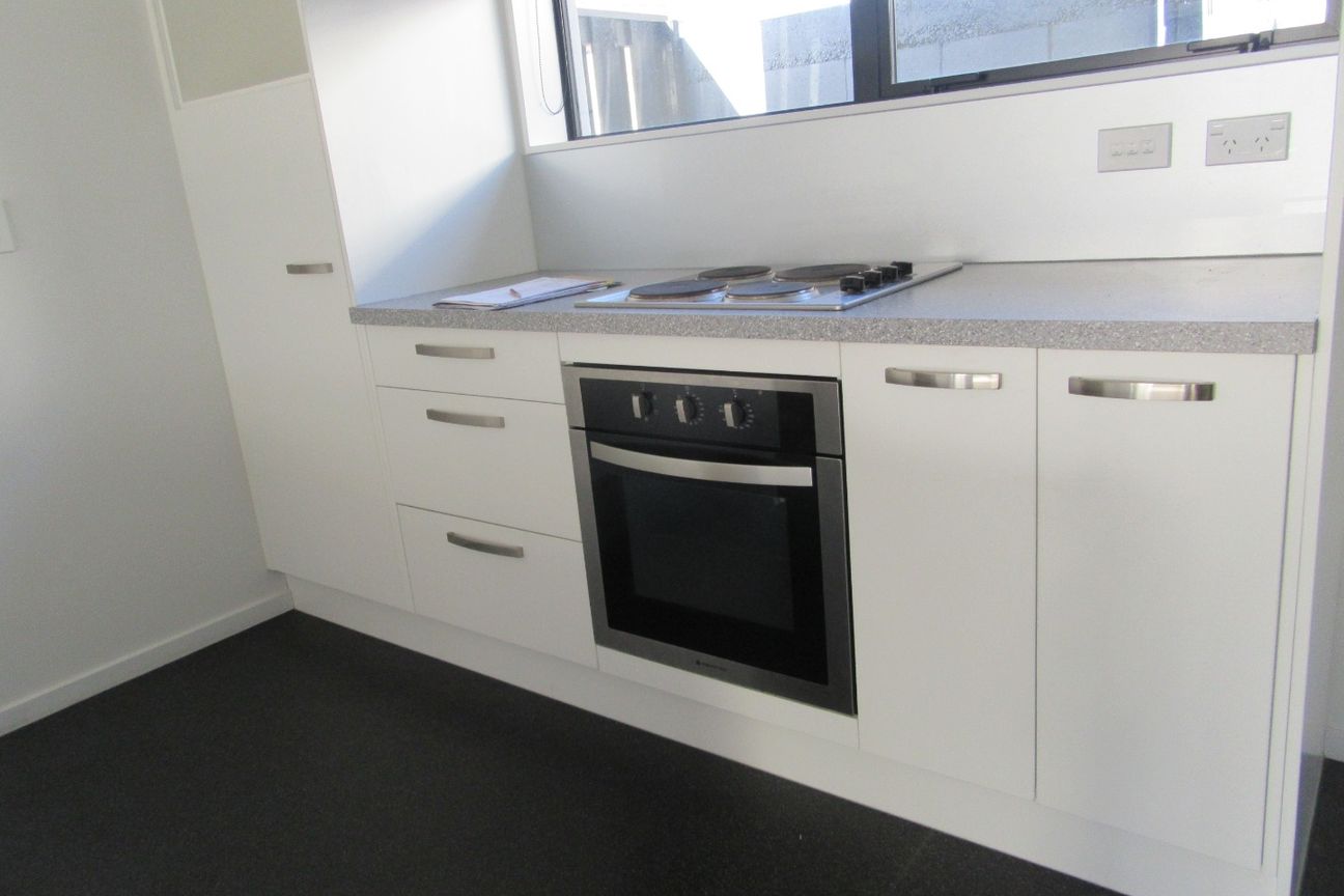 Modern Two Bedroom Townhouse - Central City - Vista 3