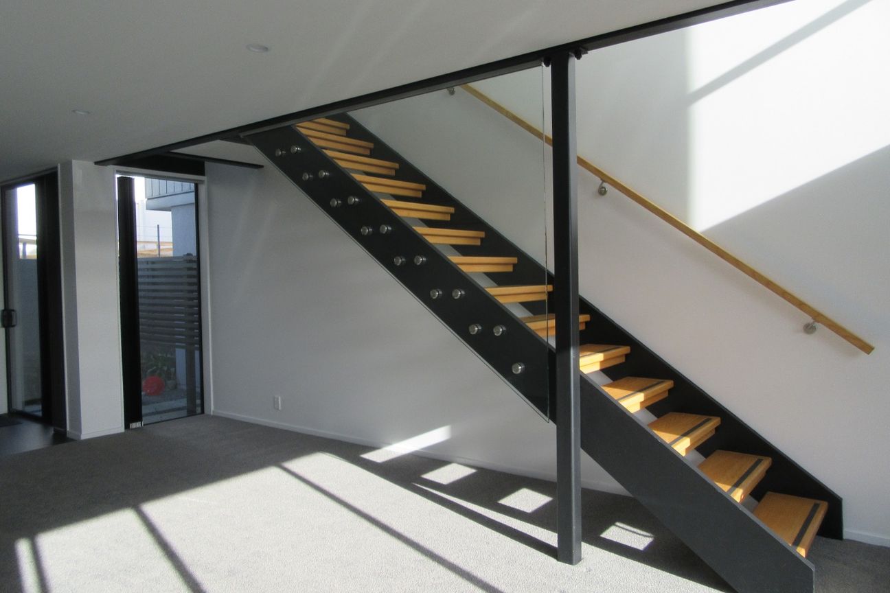 Modern Two Bedroom Townhouse - Central City - Altro