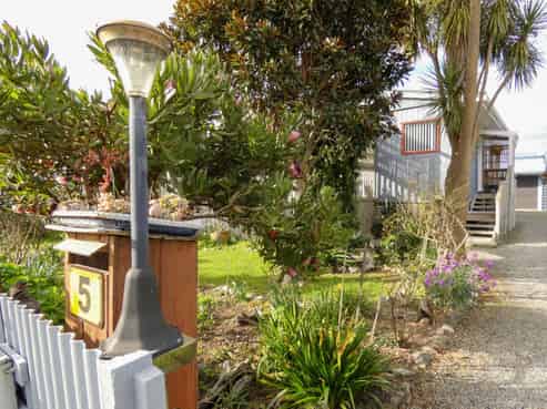 5 Te Whena Street, Otaki Beach
