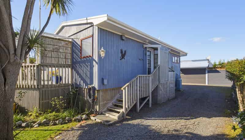 5 Te Whena Street, Otaki Beach