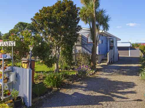 5 Te Whena Street, Otaki Beach
