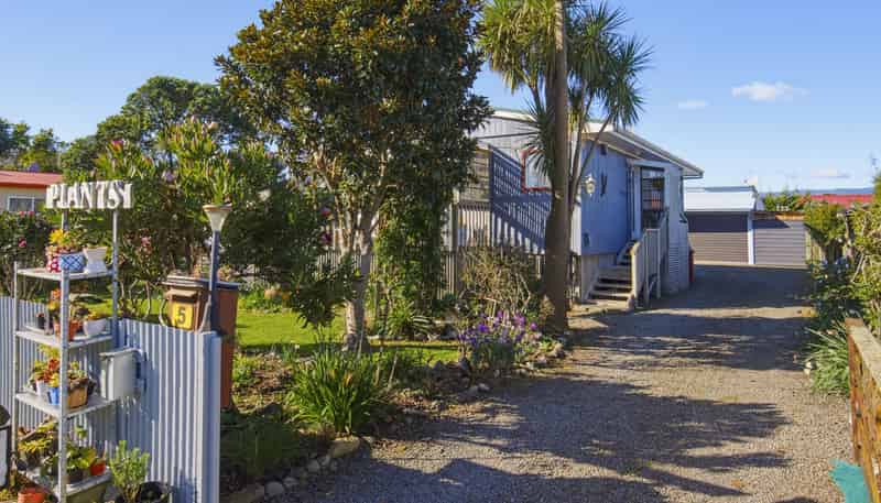 5 Te Whena Street, Otaki Beach