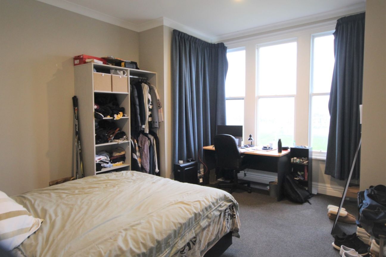 Spacious 6-Bedroom Student Home - Available for 2027 - Fler