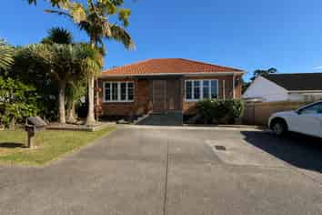 18 Renton Road, Mount Albert
