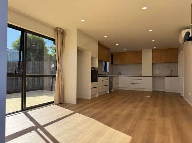 21A Orinda Close, Botany Downs