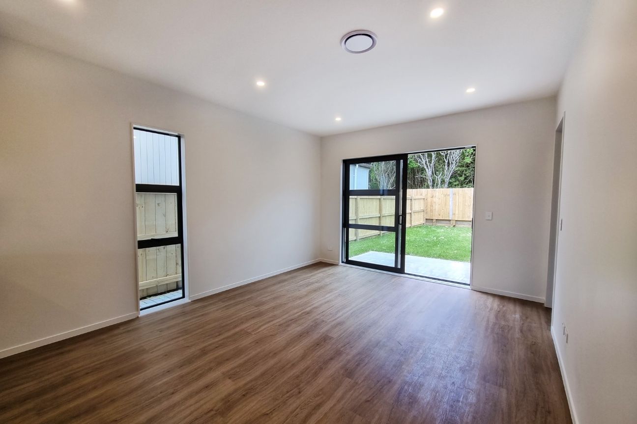 Hobsonville, 5 Bedrooms, $950 - Vista 5