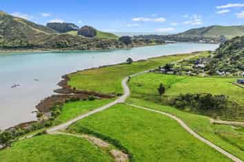  Te Mahoe Road, Mokau