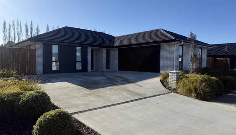 9 McQuillan Avenue, Woodend