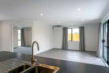 9 McQuillan Avenue, Woodend