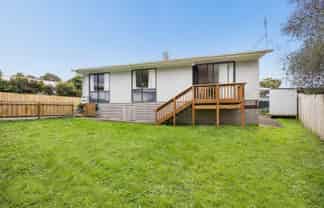 2/342C Royal Road, Massey