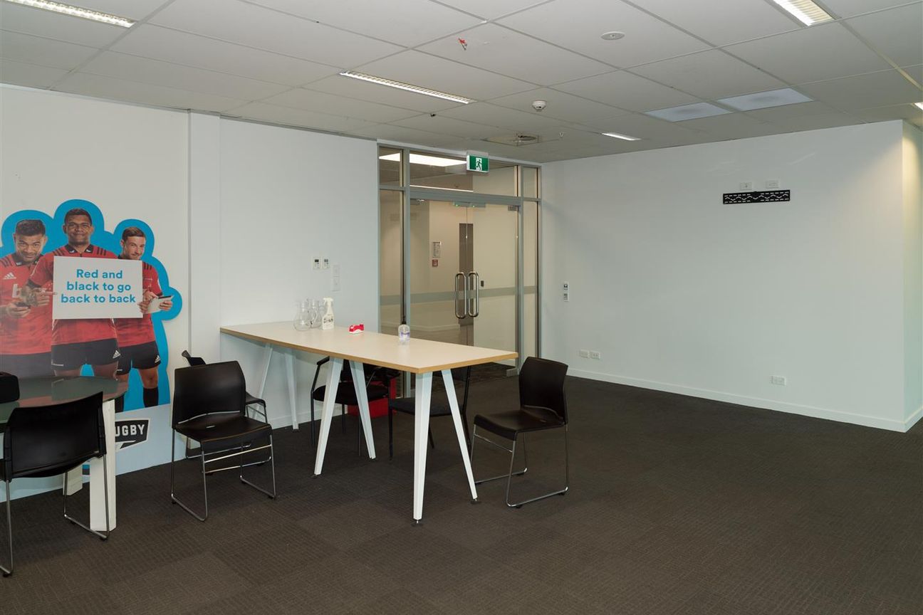 Sublease Opportunity – Fully Fitted Office with Views - Fler