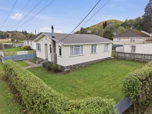 4 Station Road, Hunterville