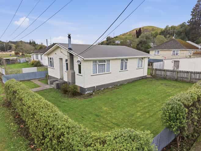 4 Station Road, Hunterville