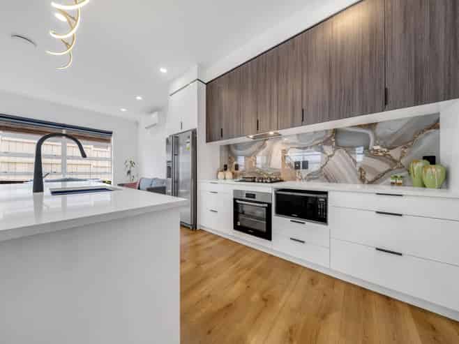 5 Seresin Crescent, Mission Heights