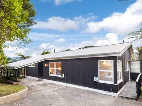 15 Kauri Road, Birkenhead