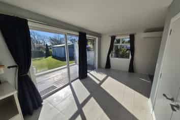8 Prisk Place, Hillsborough